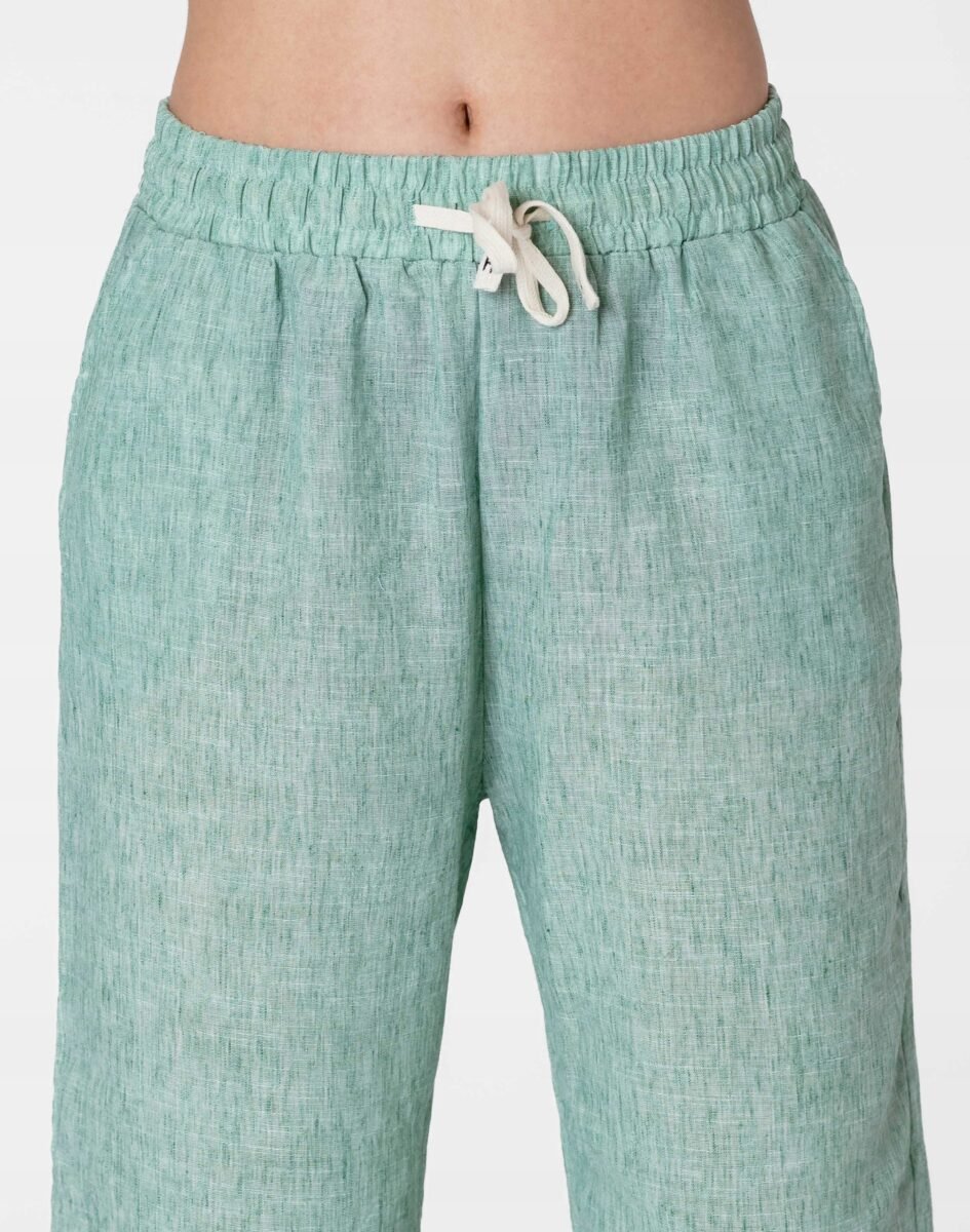 17662568258